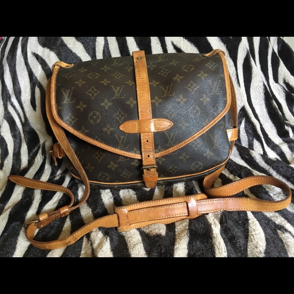 💯Aunthentic LV Saumur 30